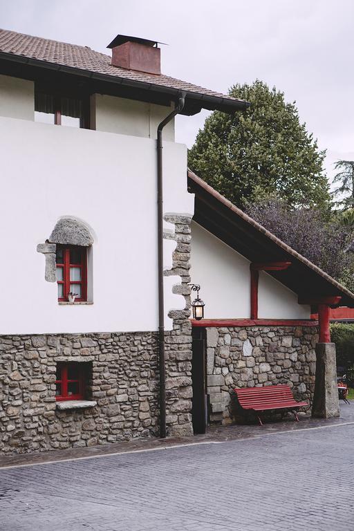 Hotel Iraragorri Galdakao Bagian luar foto