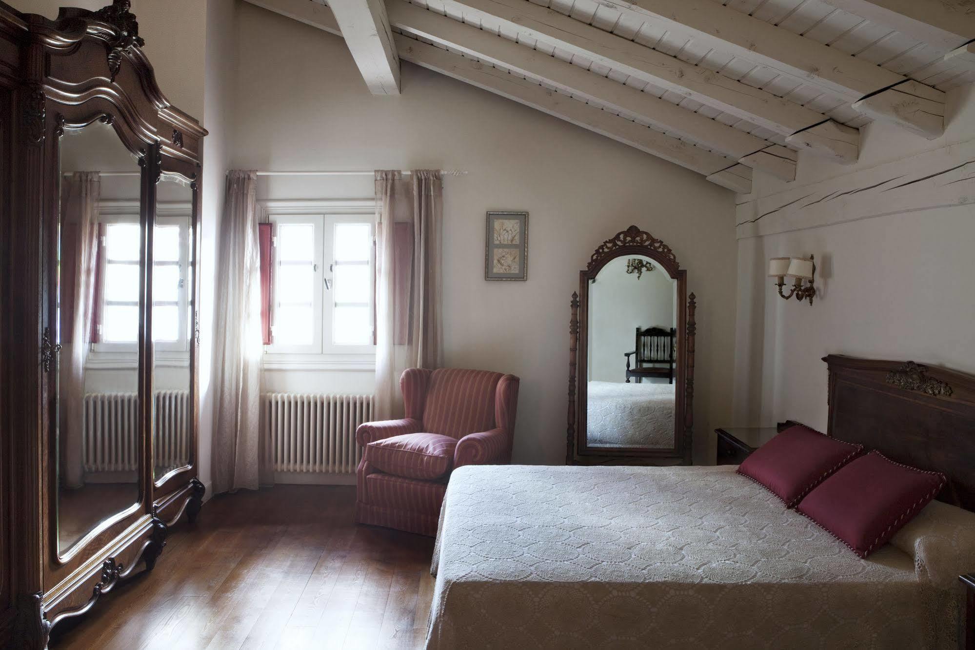 Hotel Iraragorri Galdakao Bagian luar foto