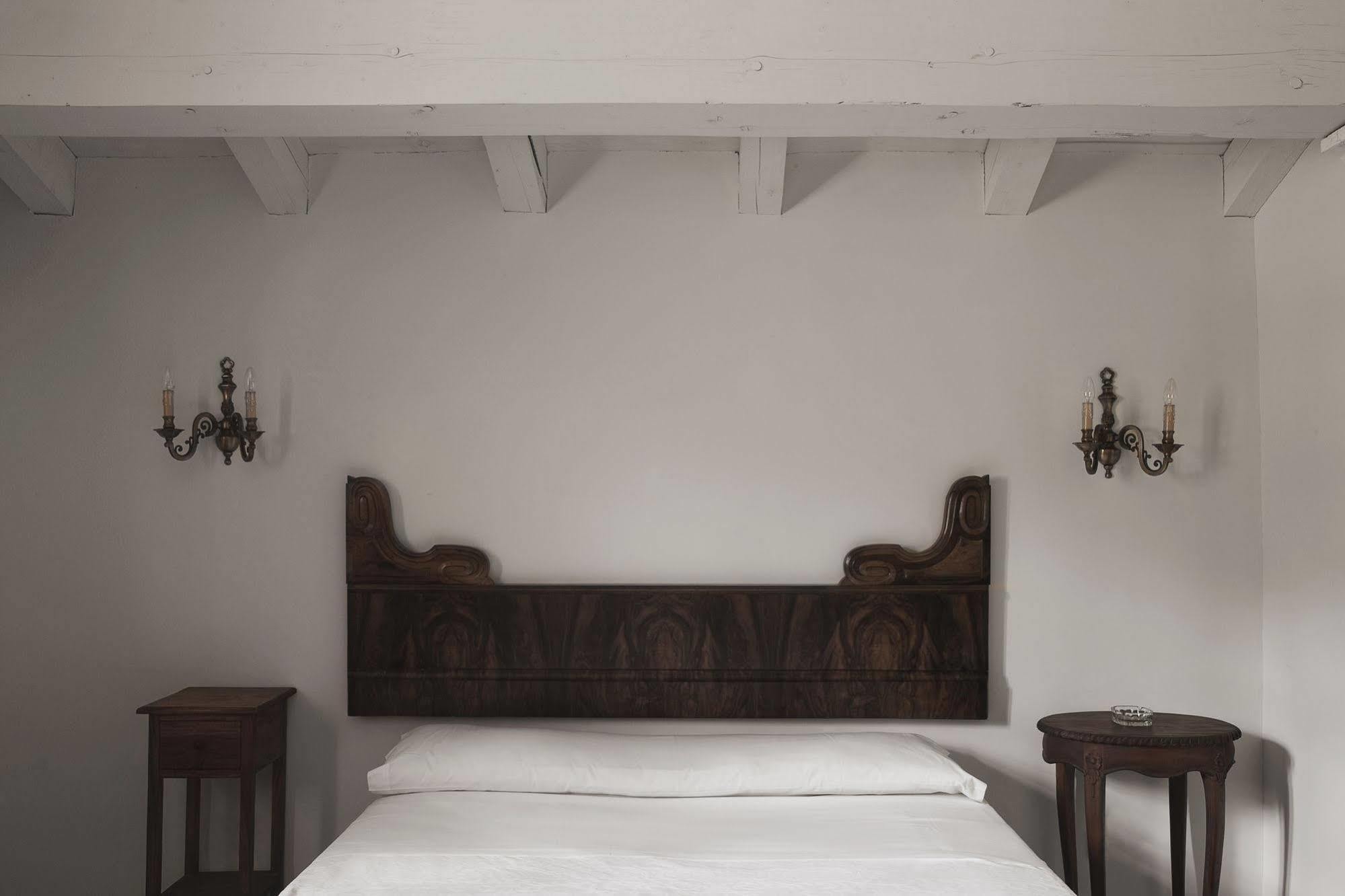 Hotel Iraragorri Galdakao Bagian luar foto